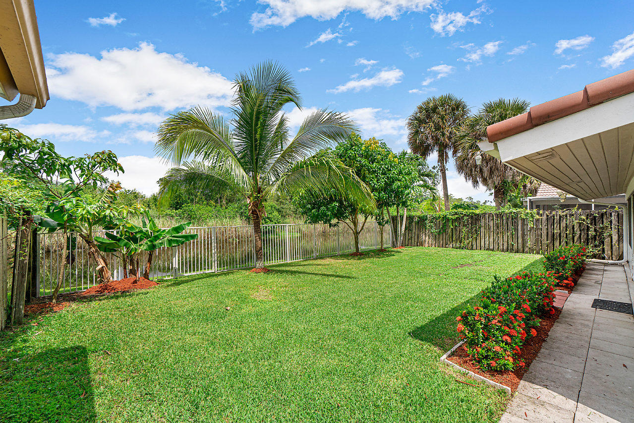 21301 Sawmill Court Boca Raton, FL 33498 - Photo 16 of 38 044-21301SawmillCourt-BocaRaton-FL-33498