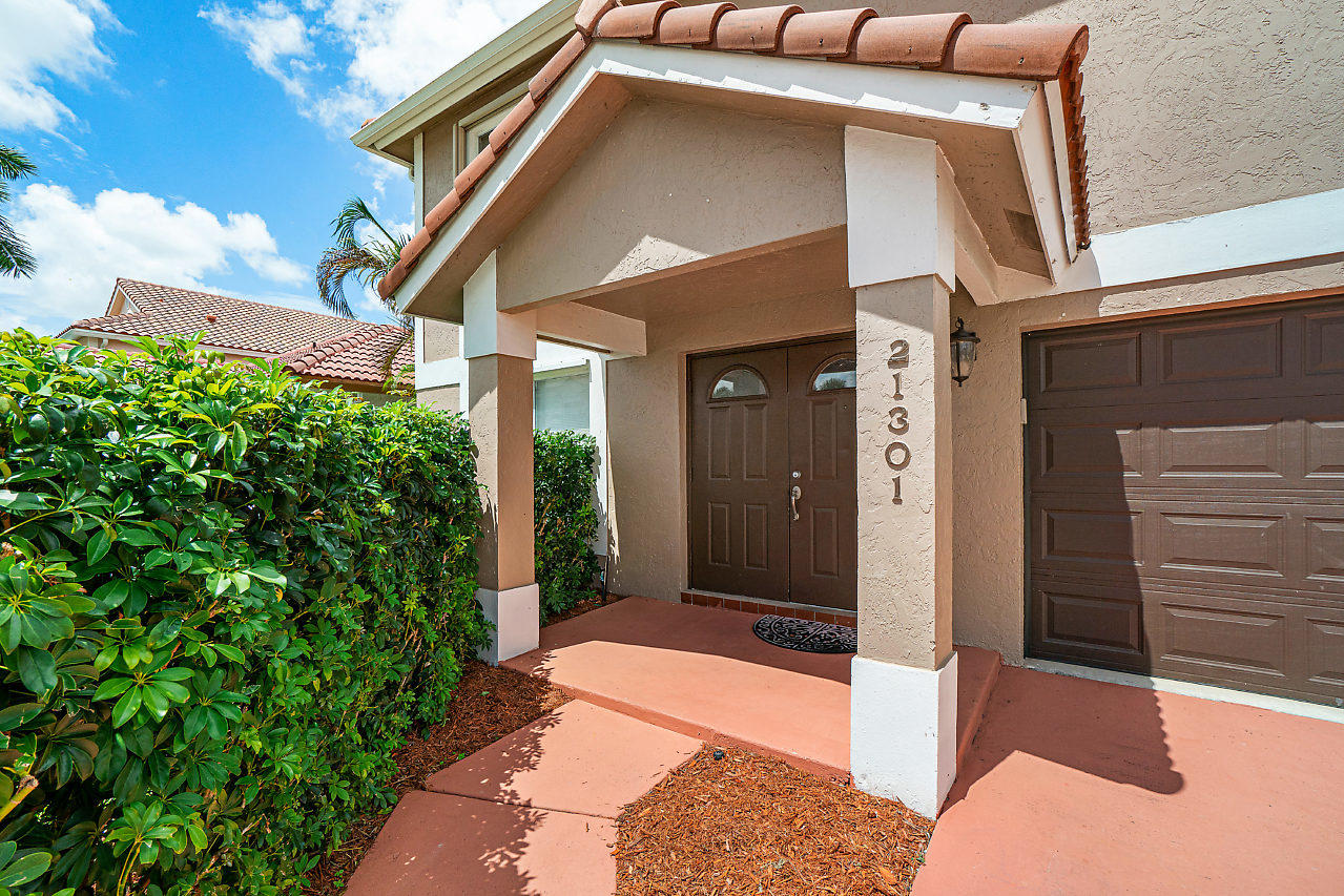 21301 Sawmill Court Boca Raton, FL 33498 - Photo 3 of 38 014-21301SawmillCourt-BocaRaton-FL-33498