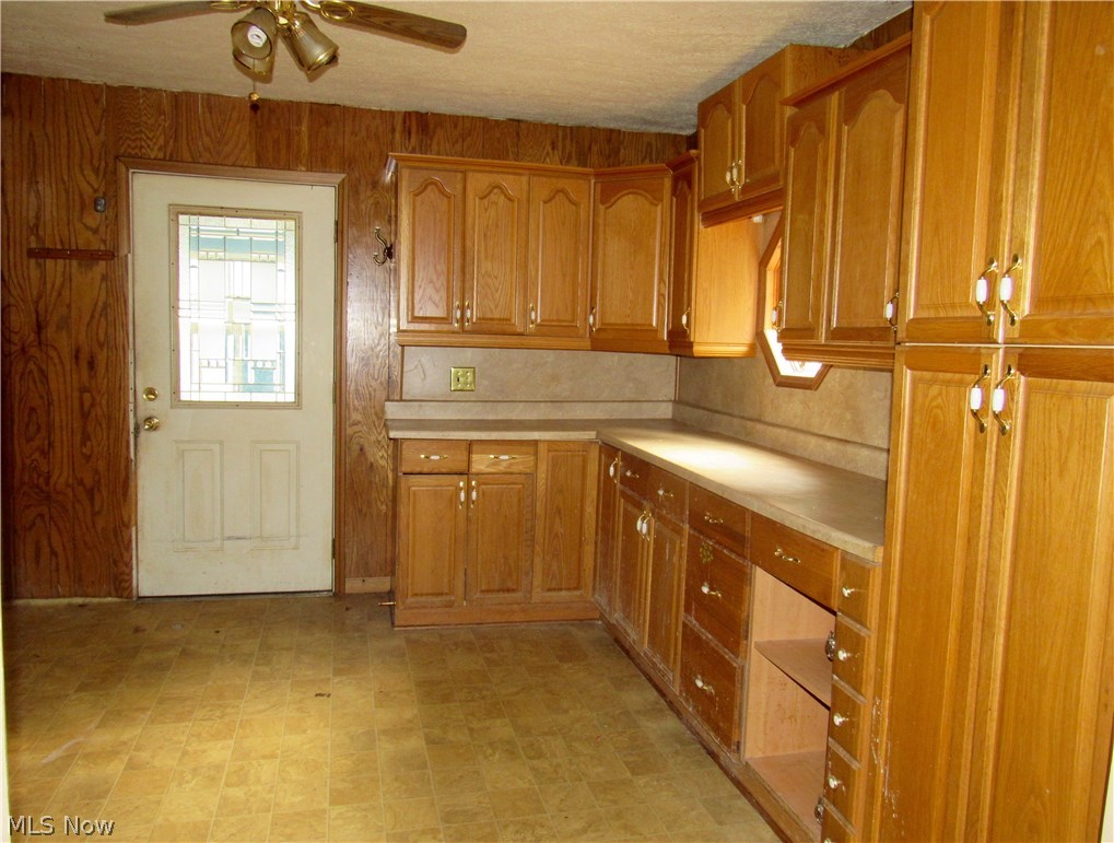 1155 Bruce Road Akron, OH 44306 - Photo 3 of 25