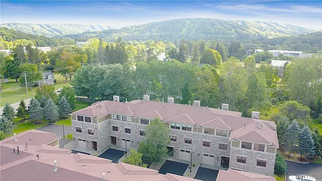 $725,000 | 13 Ellicottvillas, Ellicottville, NY 14731