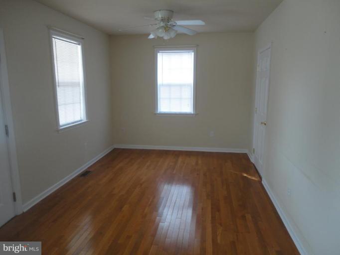 7352 Manchester Road Dundalk, MD 21222 - Photo 2 of 8 Living Room