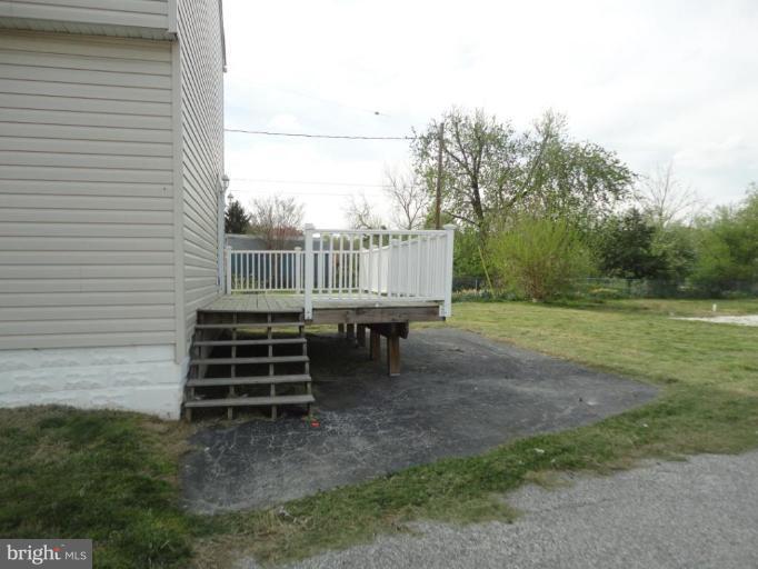 7352 Manchester Road Dundalk, MD 21222 - Photo 8 of 8 Deck