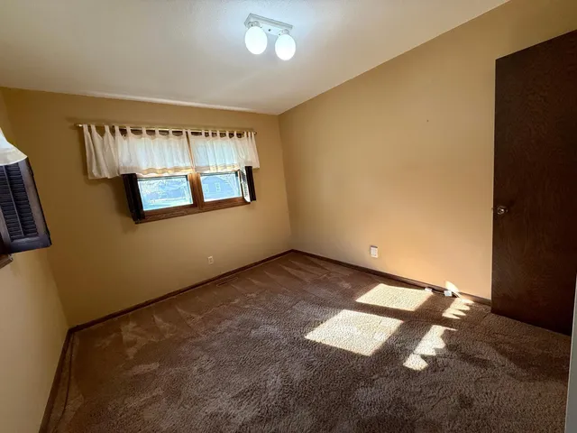 $299,900 | 1318 Chestnut Avenue West, Olivia, MN 56277