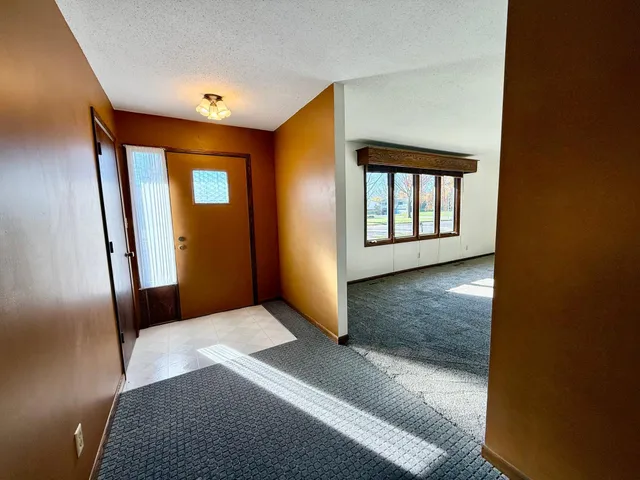 $299,900 | 1318 Chestnut Avenue West, Olivia, MN 56277