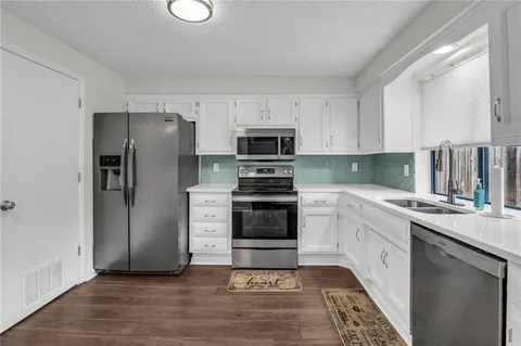 $175,000 | 12786 West 110th Terrace, Overland Park, KS 66210