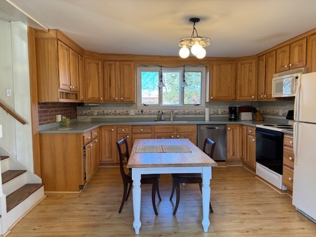 46 Maple Street Northfield, MA 01360 - Photo 7 of 28