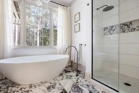 9 Old Pine Drive, East Hampton, NY 11937
