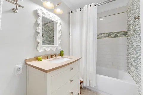 $925,000 | 380 Sherwood Forest Drive, Delray Beach, FL 33445