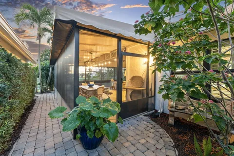 $925,000 | 380 Sherwood Forest Drive, Delray Beach, FL 33445