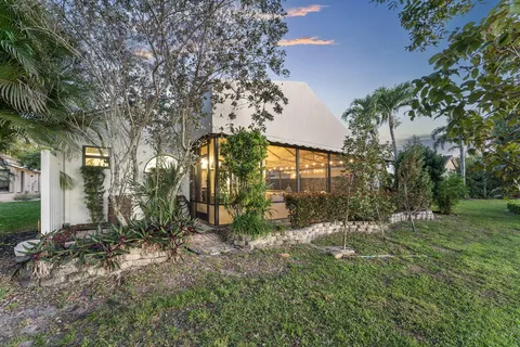 $925,000 | 380 Sherwood Forest Drive, Delray Beach, FL 33445