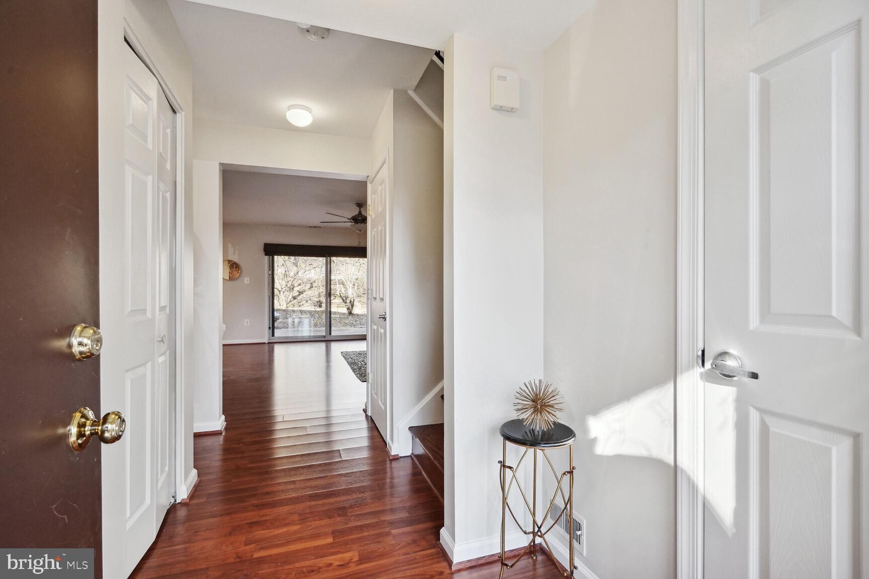 1747 Ivy Oak Square Reston, VA 20190 - Photo 2 of 31 Entryway