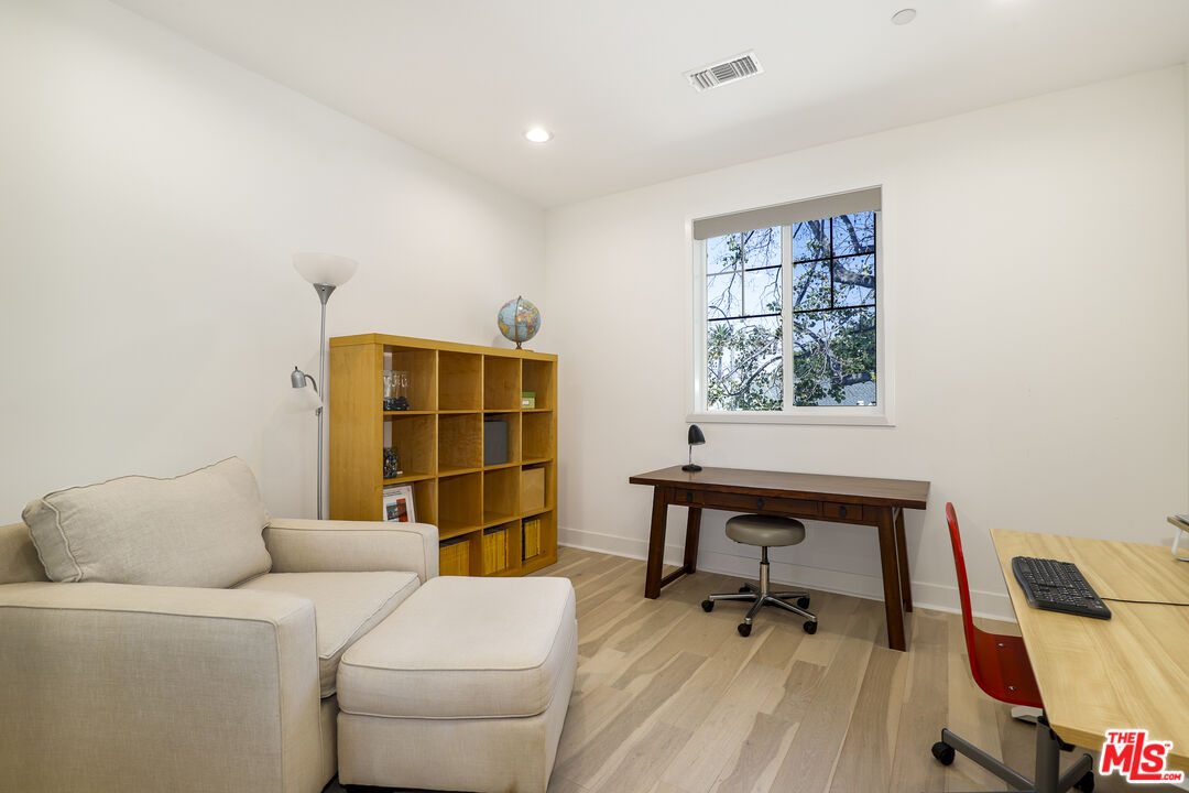 1741 South Marvin Avenue Los Angeles, CA 90019 - Photo 19 of 35