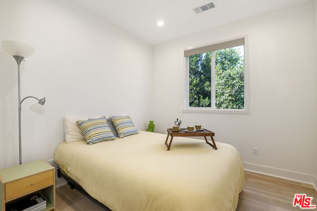 1741 South Marvin Avenue Los Angeles, CA 90019 - Photo 21 of 35