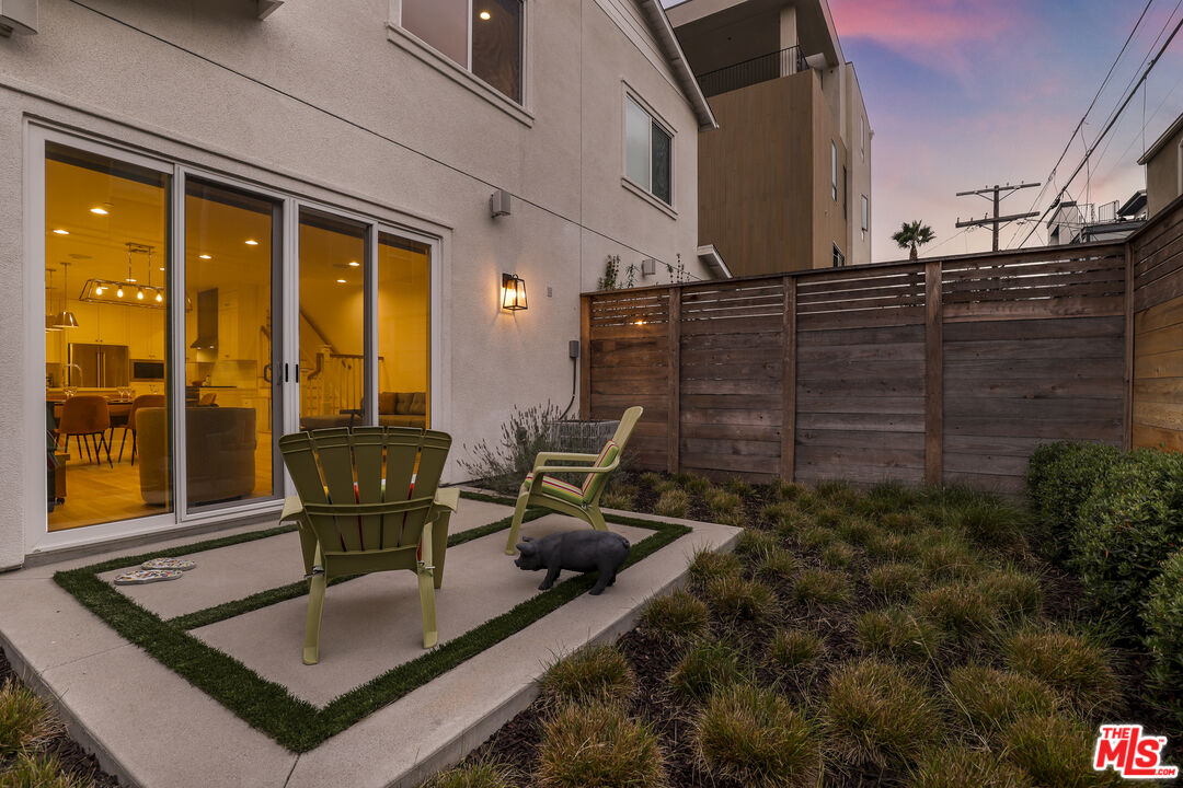 1741 South Marvin Avenue Los Angeles, CA 90019 - Photo 29 of 35