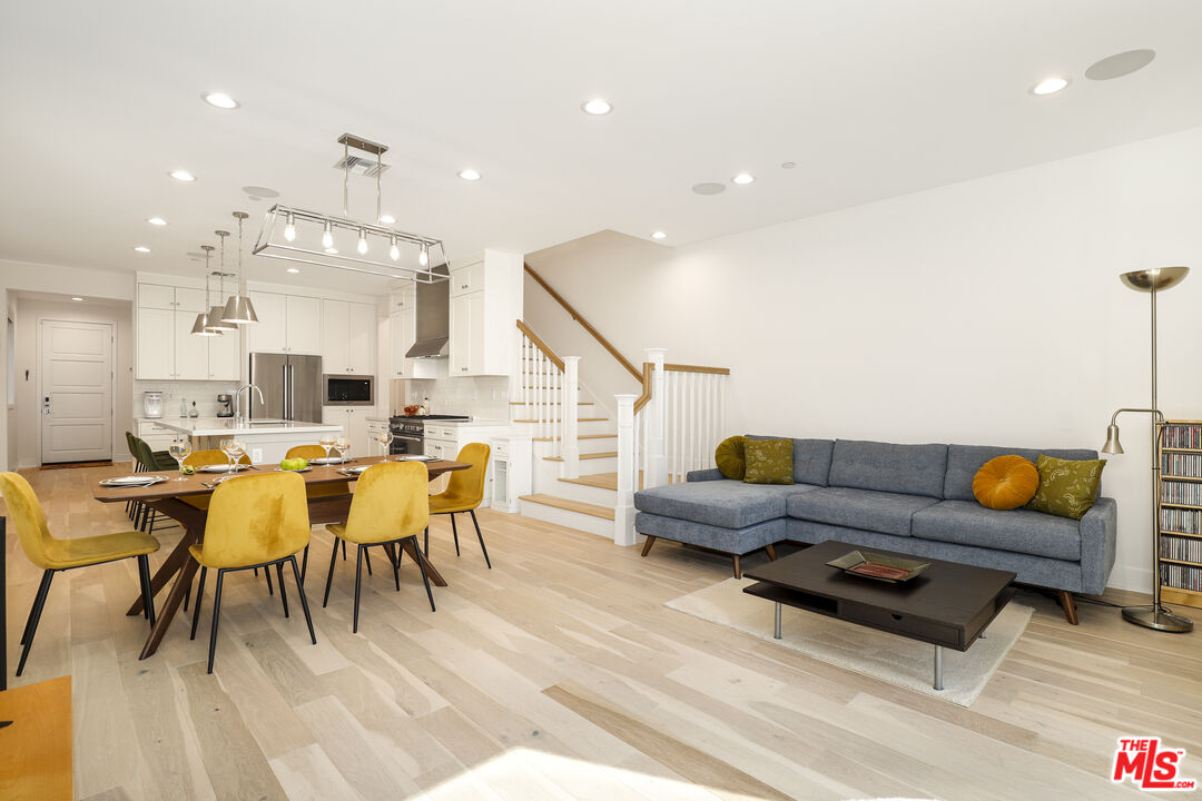 1741 South Marvin Avenue Los Angeles, CA 90019 - Photo 3 of 35