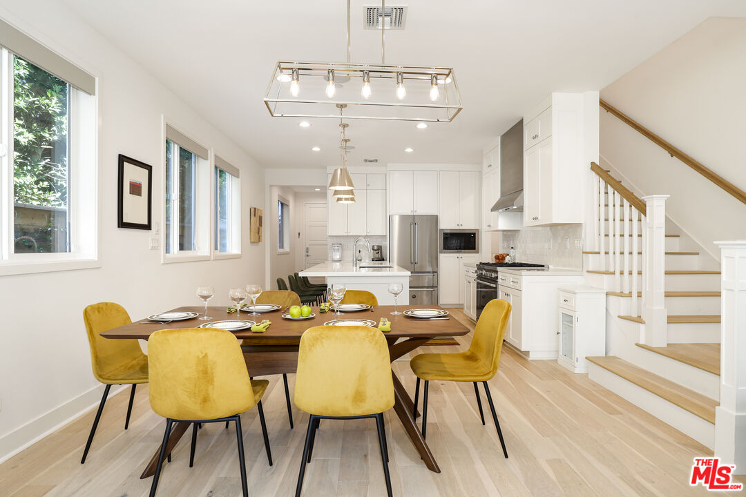 1741 South Marvin Avenue Los Angeles, CA 90019 - Photo 4 of 35