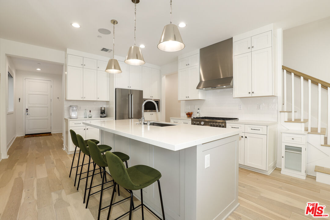 1741 South Marvin Avenue Los Angeles, CA 90019 - Photo 8 of 35