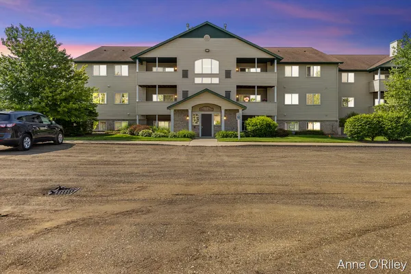 $209,900 | 8621 South Jasonville Court Southeast, Unit 162, Caledonia, MI 49316