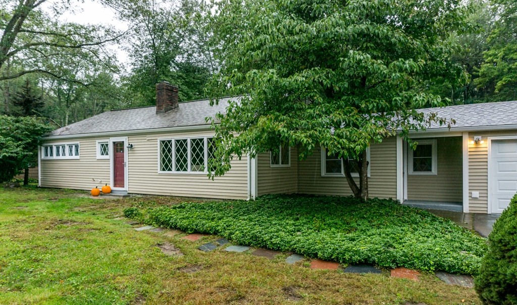 3 Edgewood Road Wilbraham, MA 01095 - Photo 3 of 29 Gallery Image 3