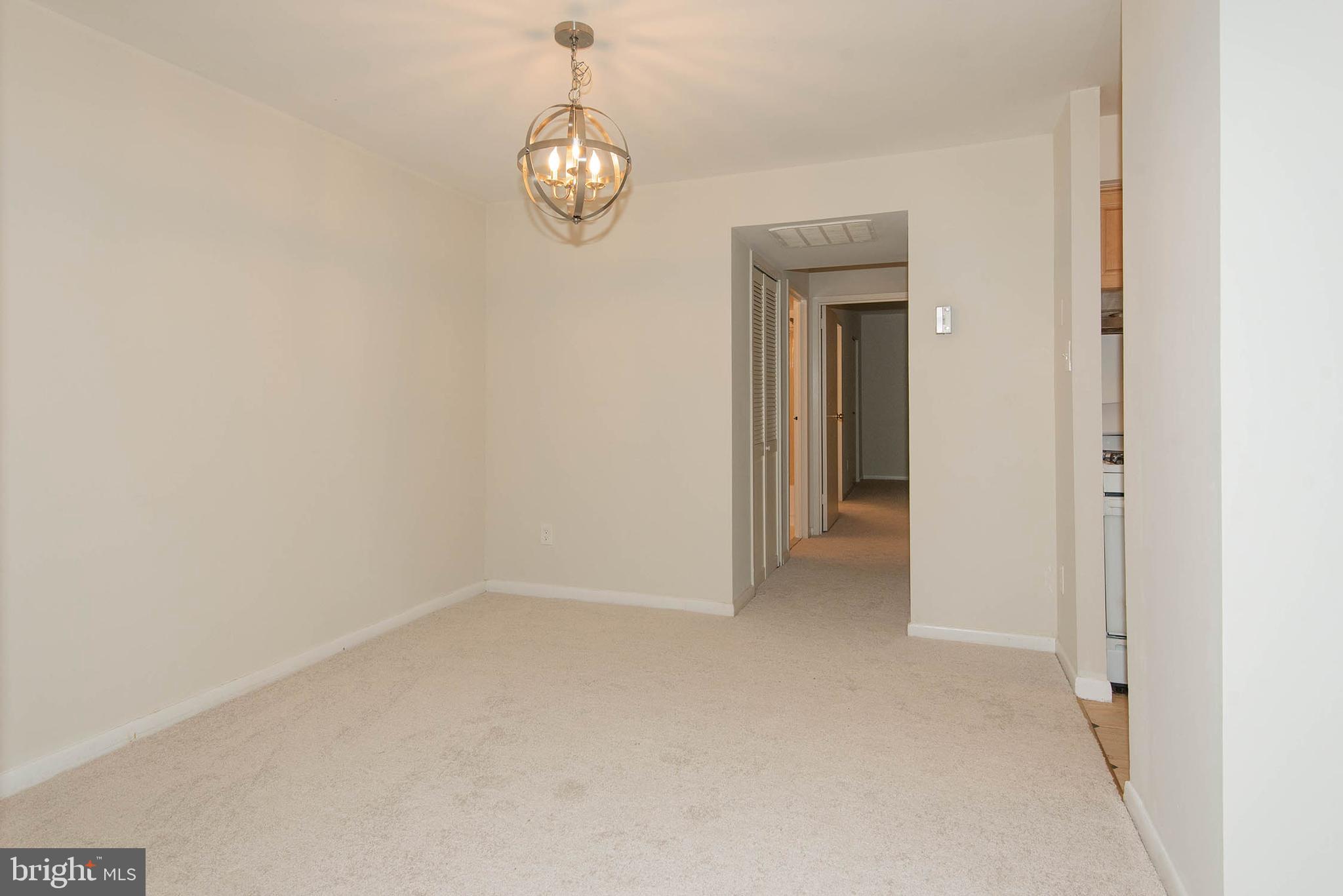 11204 Chestnut Grove Square, Unit 112043 Reston, VA 20190 - Photo 16 of 30 Dining room
