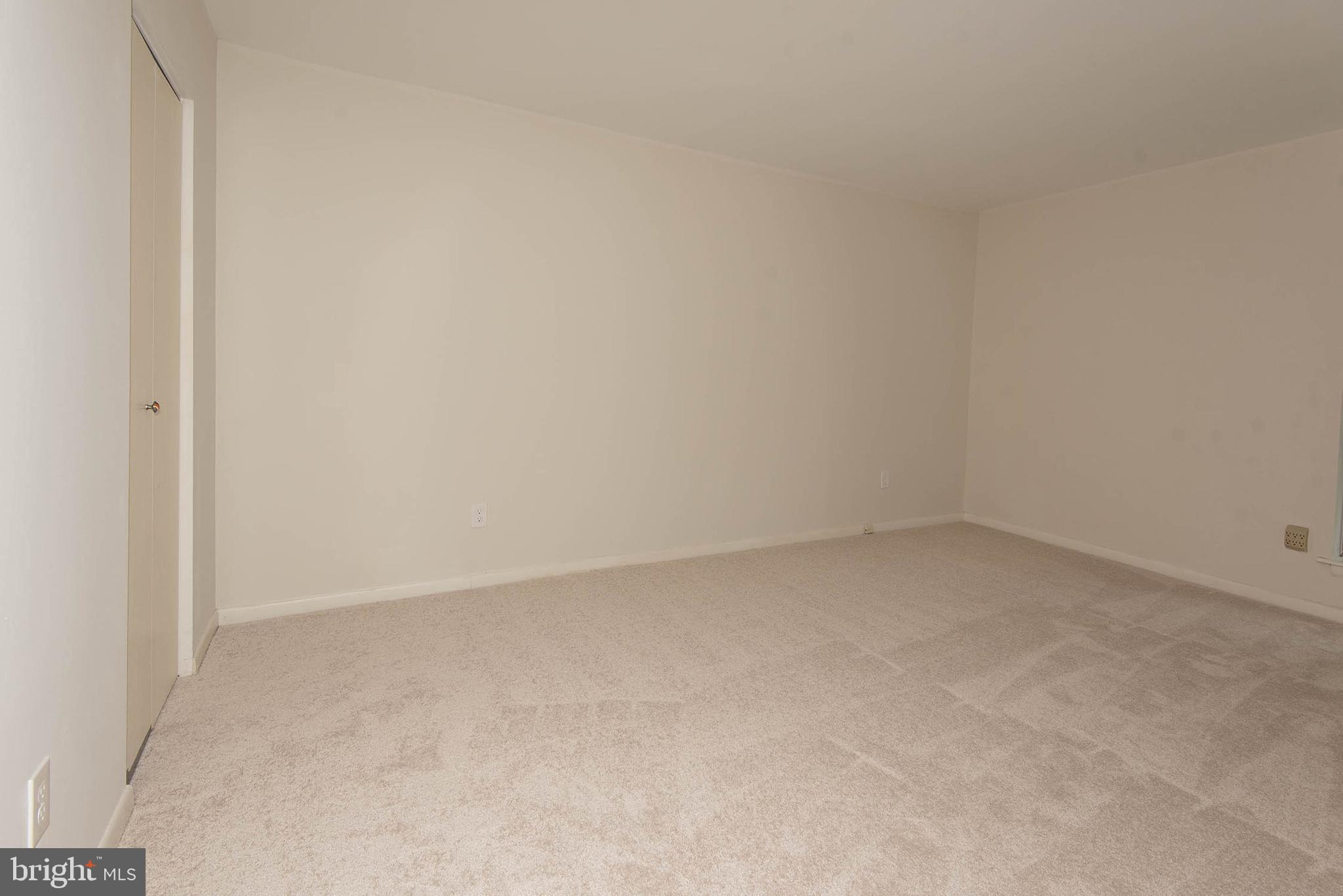 11204 Chestnut Grove Square, Unit 112043 Reston, VA 20190 - Photo 19 of 30 Primary bedroom