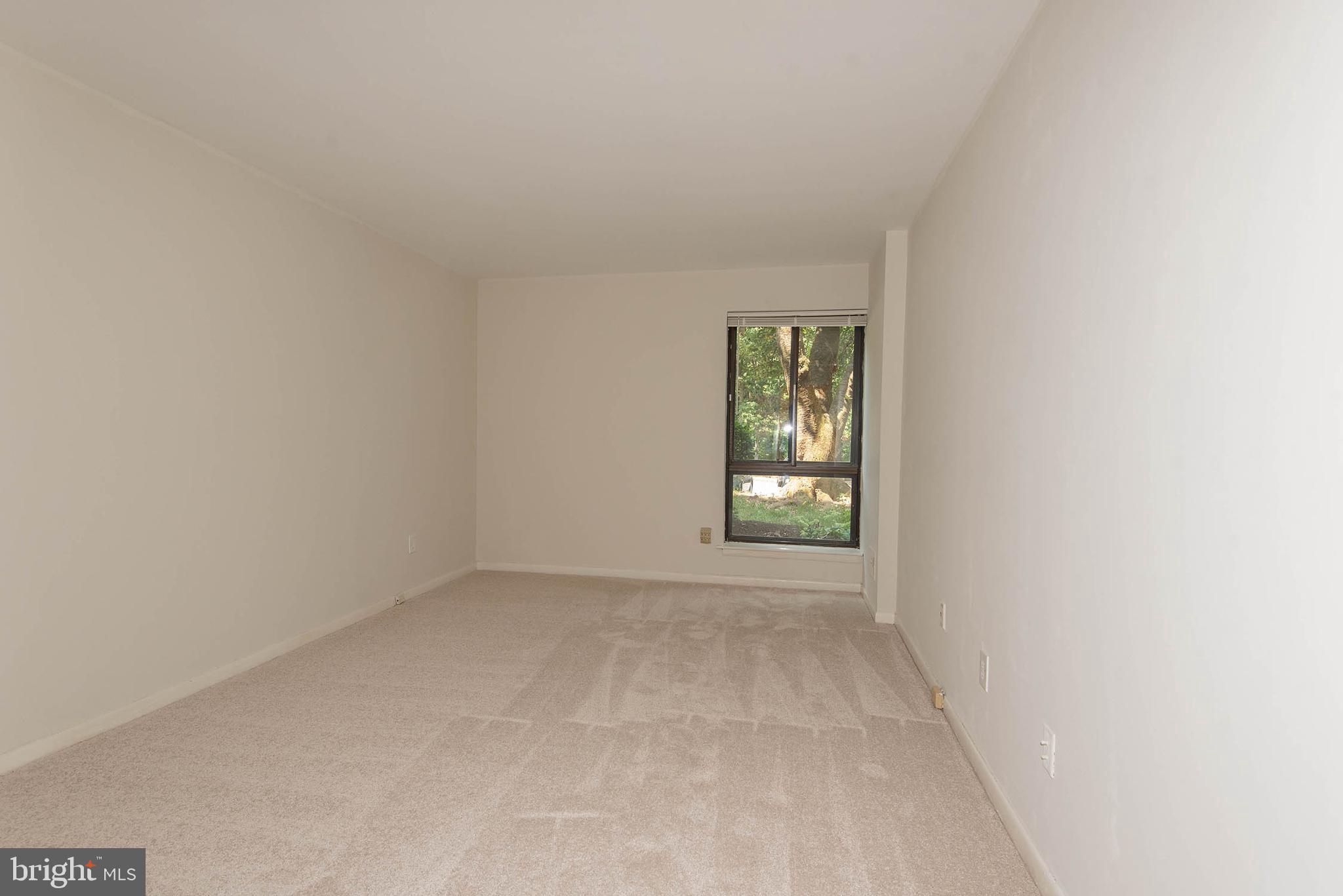 11204 Chestnut Grove Square, Unit 112043 Reston, VA 20190 - Photo 20 of 30 Primary bedroom