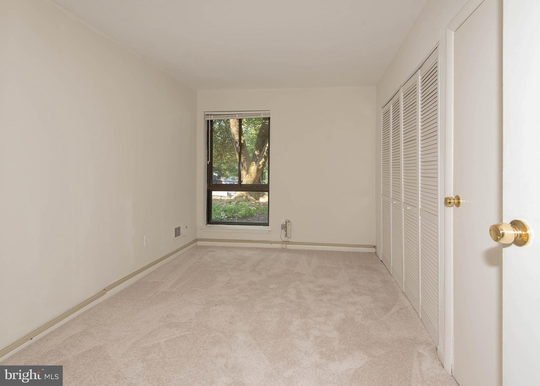 11204 Chestnut Grove Square, Unit 112043 Reston, VA 20190 - Photo 24 of 30 2nd bedroom