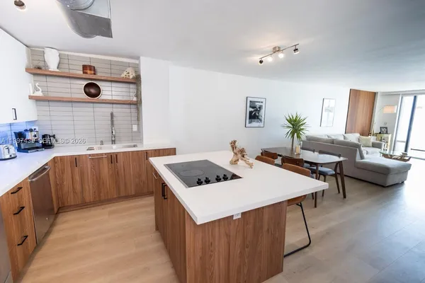$3,200 | 6801 Indian Creek Drive, Unit 708, Miami Beach, FL 33141