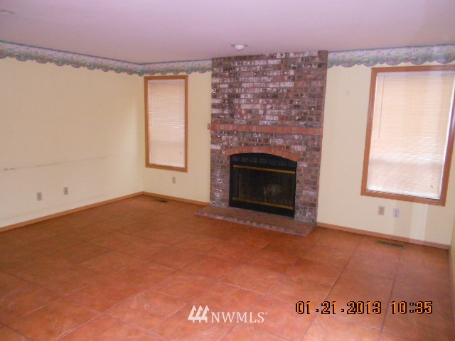 18205 132nd Place Southeast Renton, WA 98058 - Photo 3 of 15 Gallery Image 3