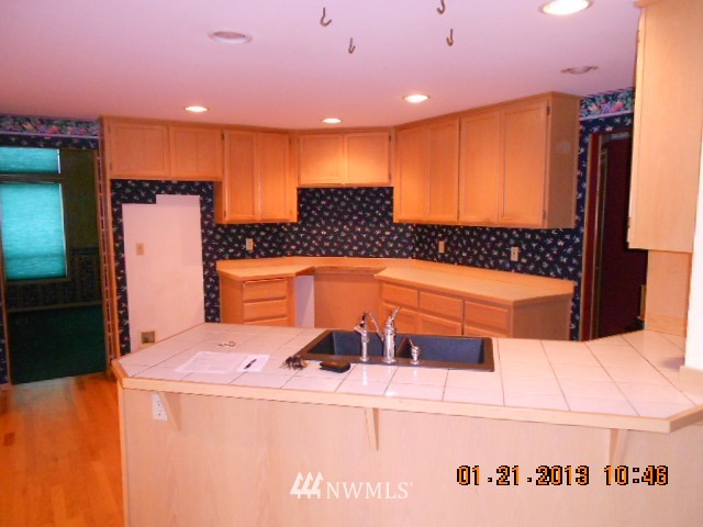 18205 132nd Place Southeast Renton, WA 98058 - Photo 4 of 15 Gallery Image 4