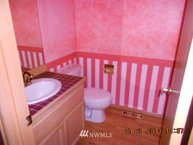 18205 132nd Place Southeast Renton, WA 98058 - Photo 6 of 15 Gallery Image 6
