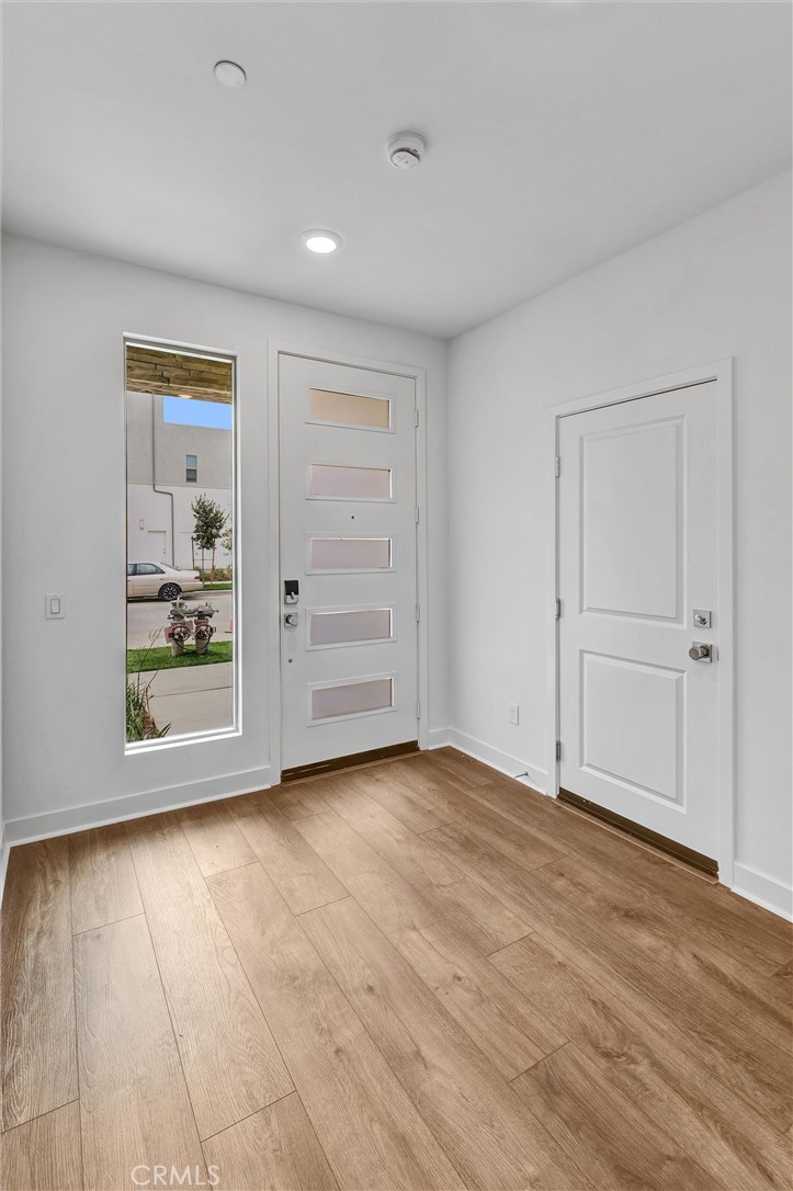 1808 Hollyleaf Terrace Montebello, CA 90640 - Photo 4 of 56 a view of an empty room with closet and window