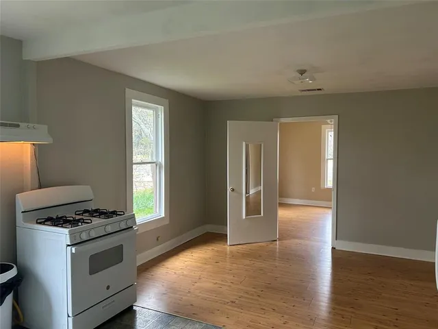 $1,150 | 603 North Brazos Street, Whitney, TX 76692