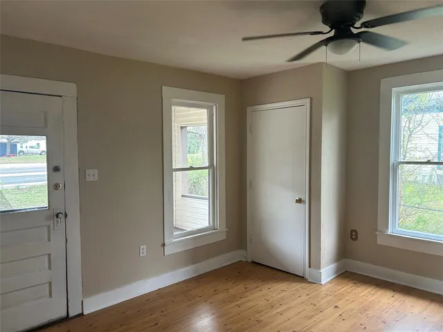 $1,150 | 603 North Brazos Street, Whitney, TX 76692