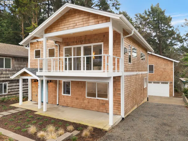 $1,795,000 | 143 West Tanana Avenue, Cannon Beach, OR 97110