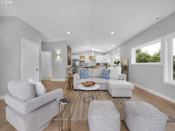 $1,795,000 | 143 West Tanana Avenue, Cannon Beach, OR 97110