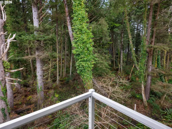 $1,795,000 | 143 West Tanana Avenue, Cannon Beach, OR 97110