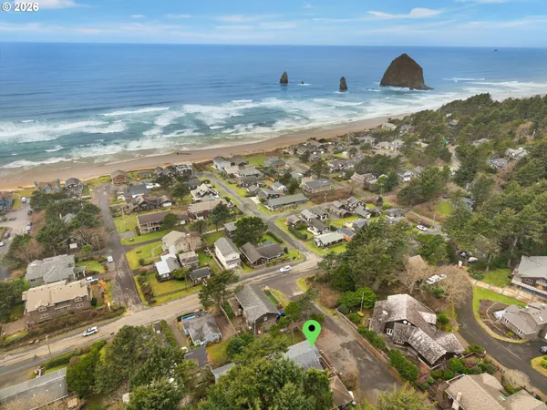 $1,795,000 | 143 West Tanana Avenue, Cannon Beach, OR 97110
