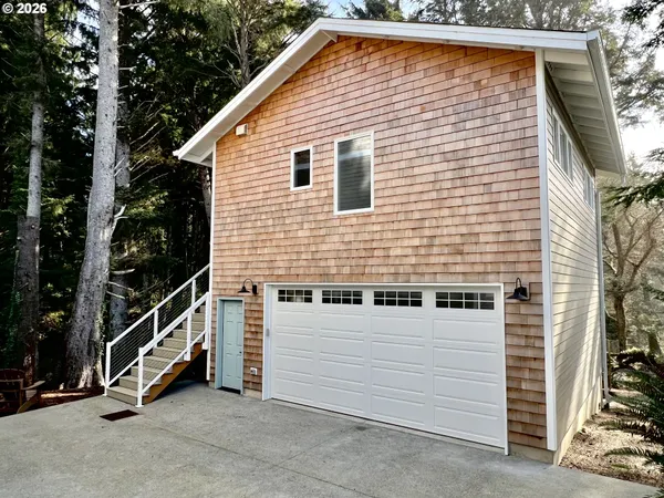 $1,795,000 | 143 West Tanana Avenue, Cannon Beach, OR 97110