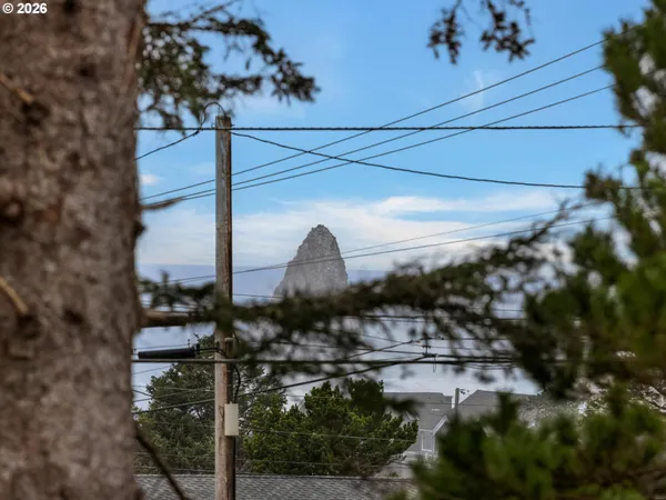 $1,795,000 | 143 West Tanana Avenue, Cannon Beach, OR 97110