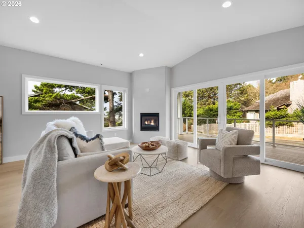 $1,795,000 | 143 West Tanana Avenue, Cannon Beach, OR 97110