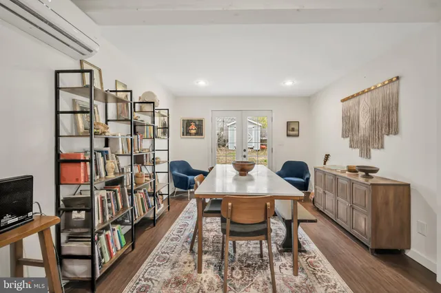 a view of a livingroom and dining room