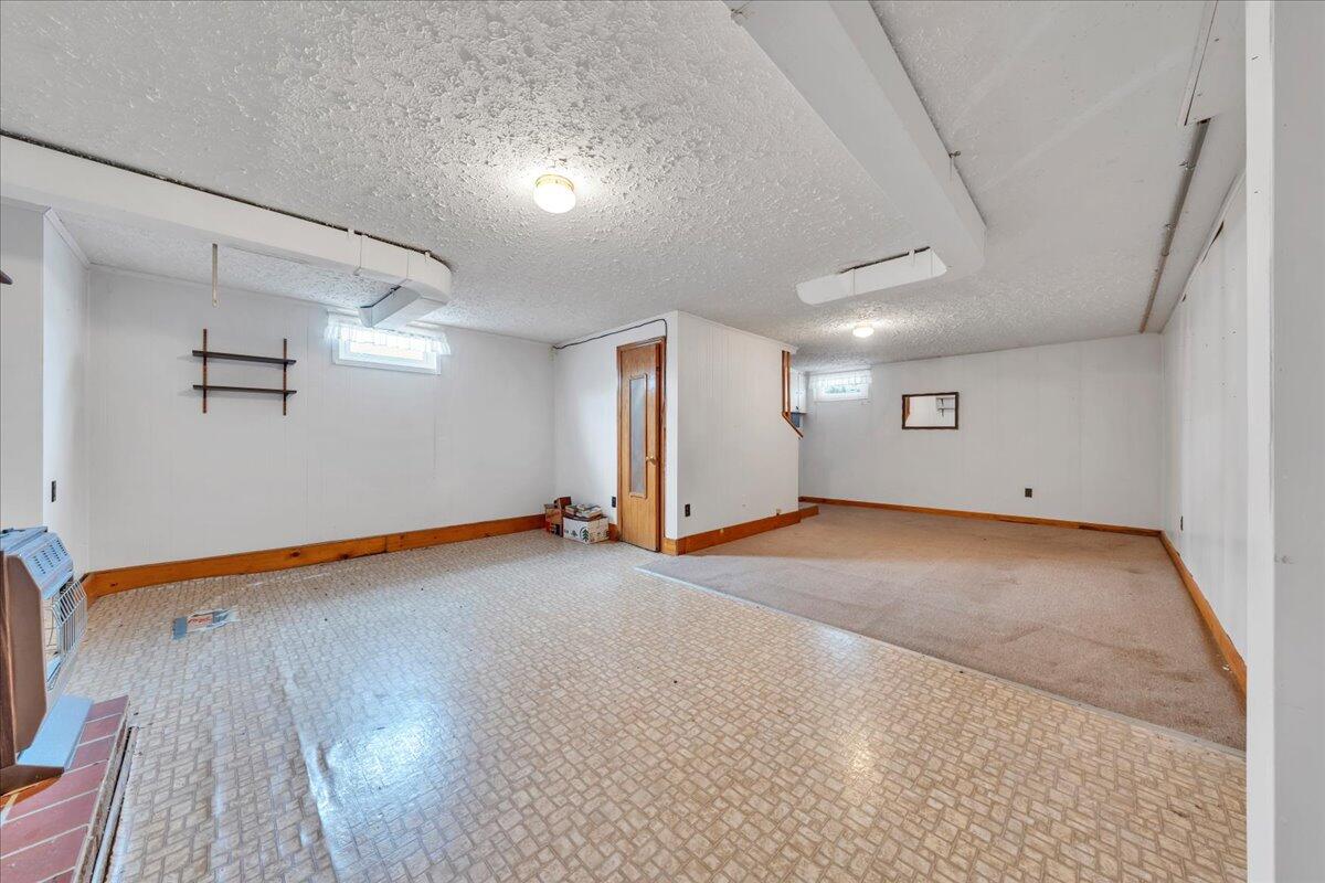 449 Cameron Drive Vinton, VA 24179 - Photo 28 of 39 a view of a room with gym equipment