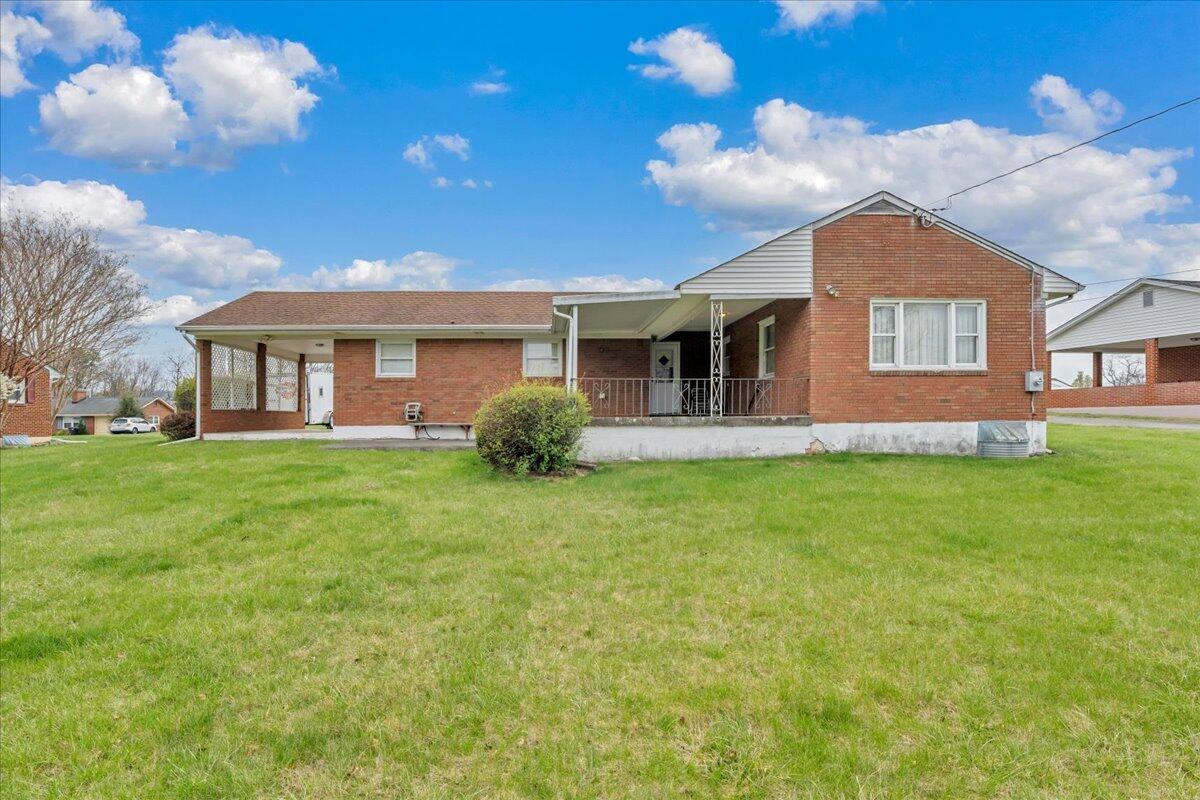 449 Cameron Drive Vinton, VA 24179 - Photo 32 of 39 a front view of house with yard and green space