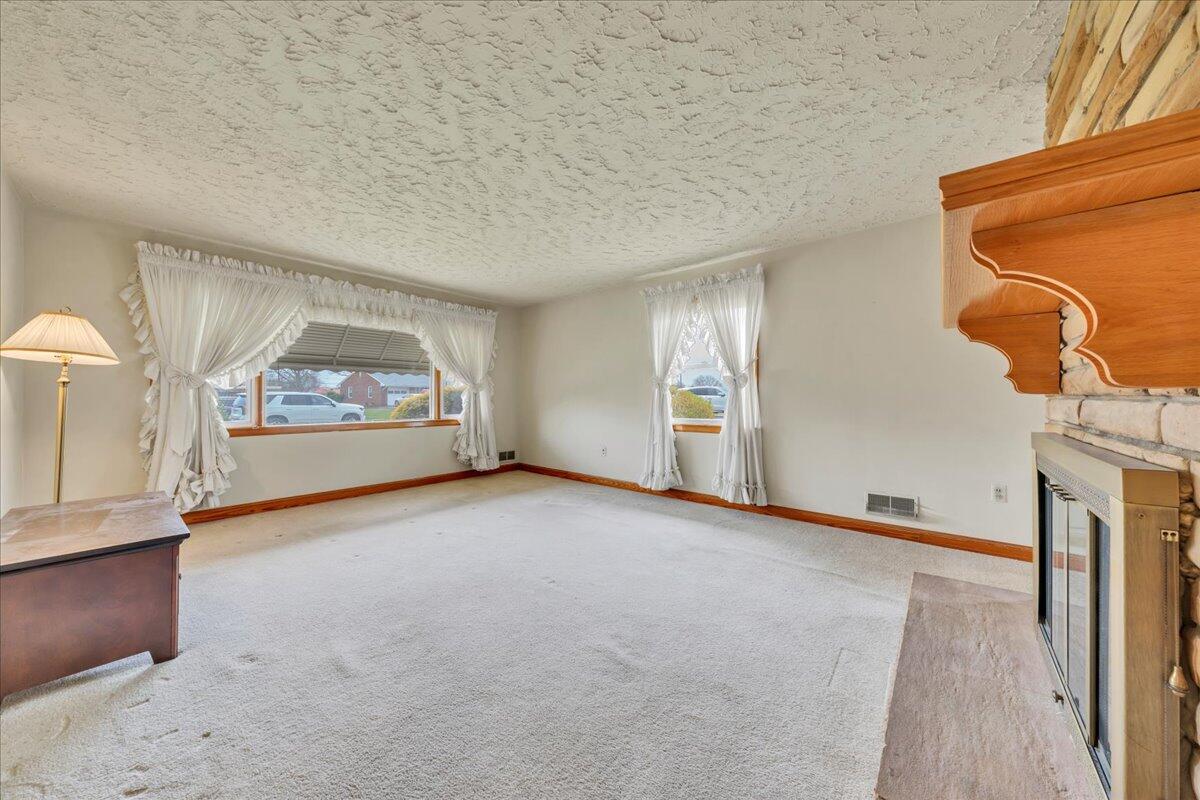 449 Cameron Drive Vinton, VA 24179 - Photo 7 of 39 a view of an empty room with a window