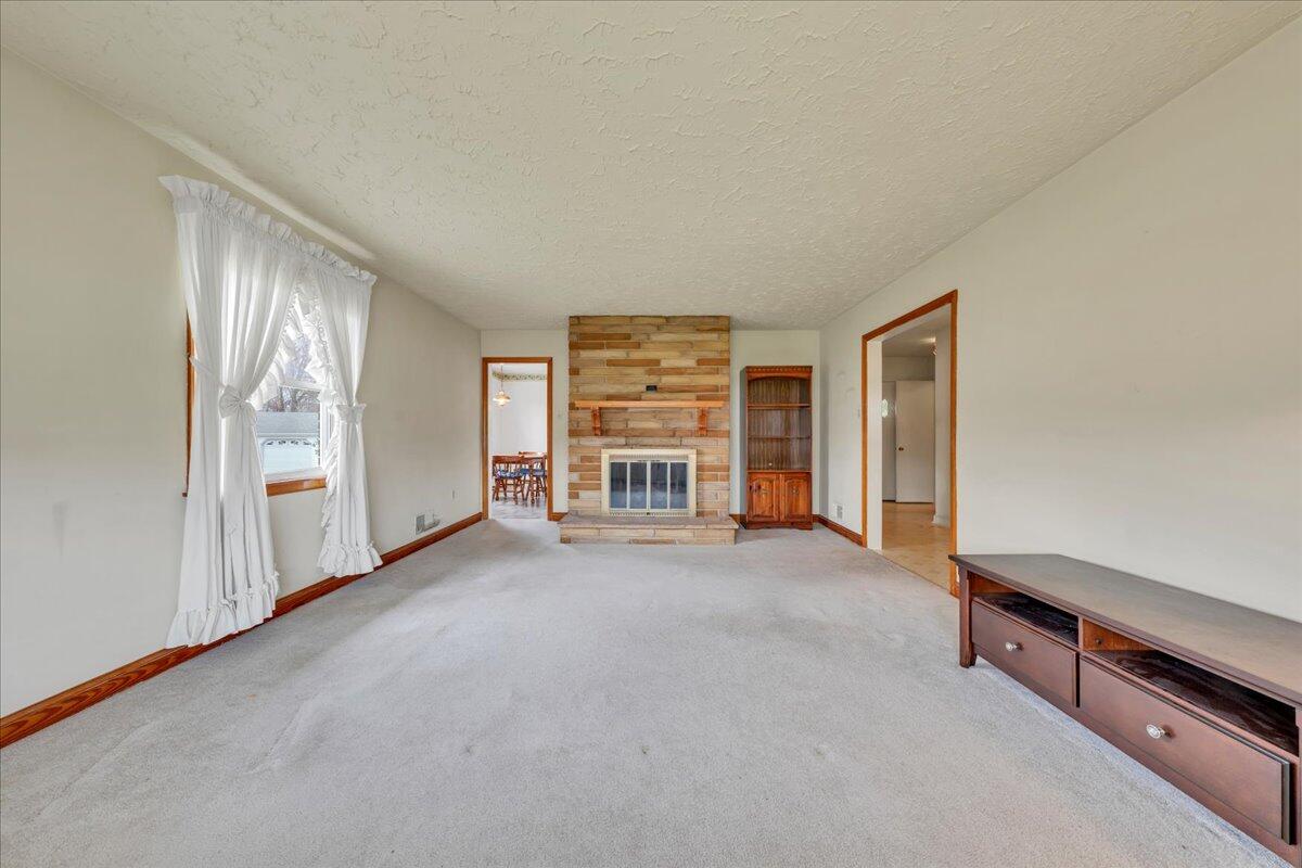 449 Cameron Drive Vinton, VA 24179 - Photo 8 of 39 an empty room with windows