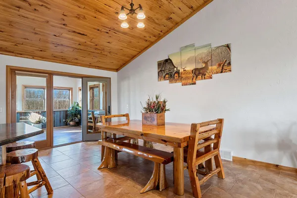 $1,842,775 | N8481 Town Hall Road, Black Creek, WI 54106