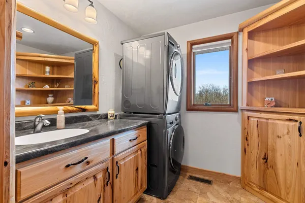 $1,842,775 | N8481 Town Hall Road, Black Creek, WI 54106