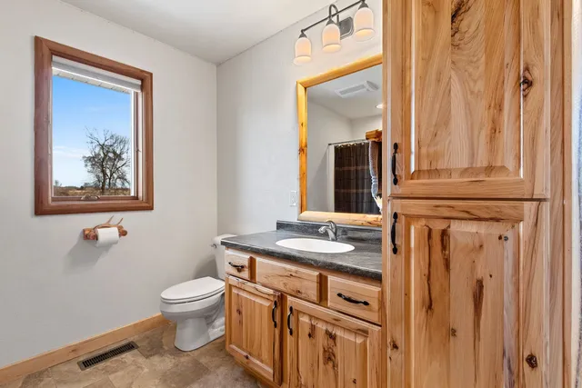 $1,842,775 | N8481 Town Hall Road, Black Creek, WI 54106