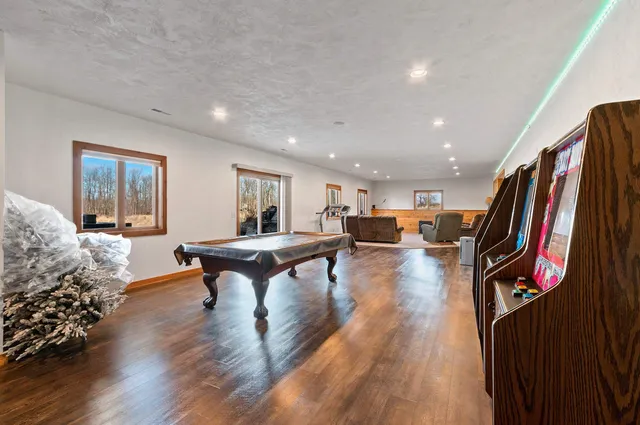 $1,842,775 | N8481 Town Hall Road, Black Creek, WI 54106